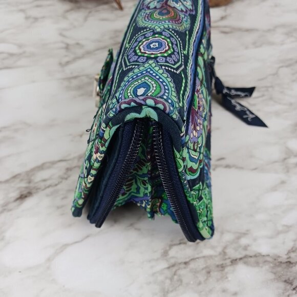 VERA BRADLEY RHYTHM & BLUES PATTERN TURN LOCK WALLET WOMEN - Picture 7 of 11